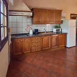 2 Bedroom Amazing Home In Buenavista Del Norte Feriehus