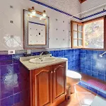 2 Bedroom Amazing Home In Buenavista Del Norte Feriehus *